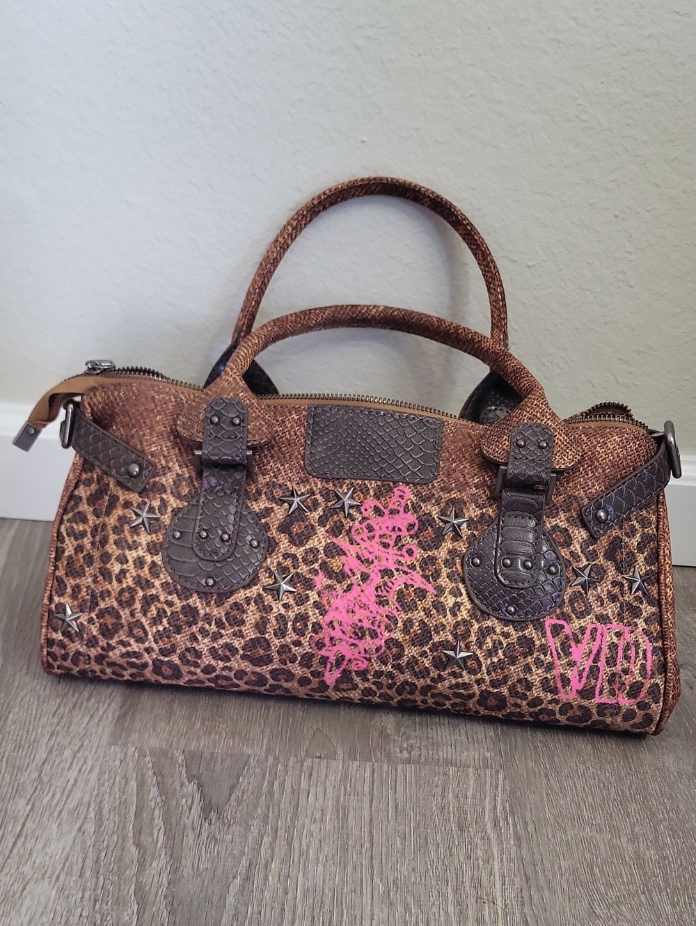 Von Dutch Brown Leopard Satchel with Pink Logo - Picture 2 of 3